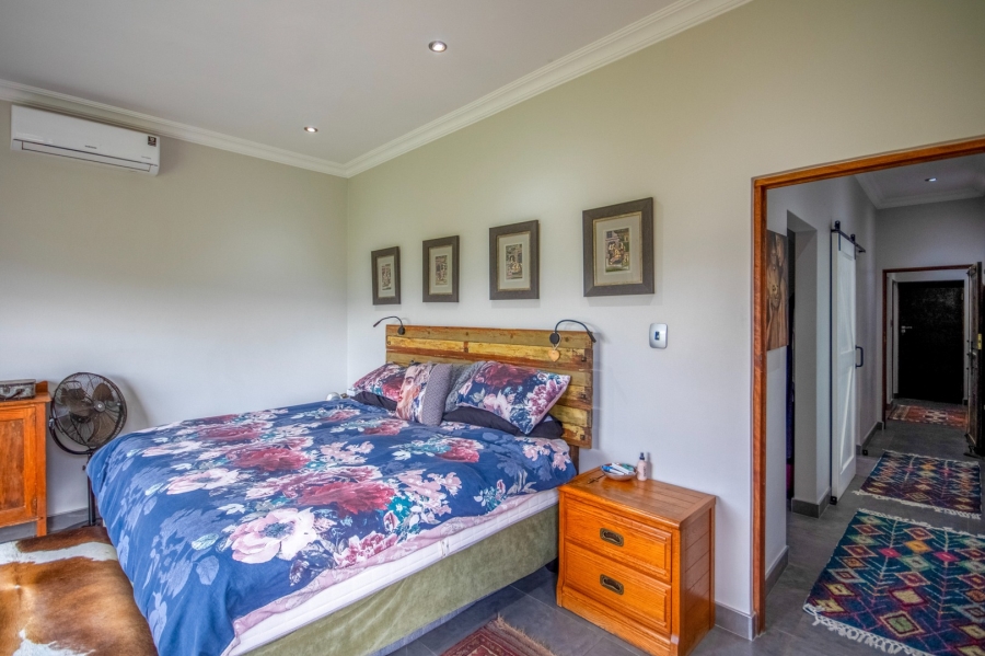 3 Bedroom Property for Sale in WestLake Country Safari Estate North West